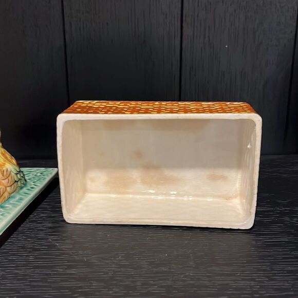 Vintage Ceramic  Hen 1960's empty trinket box. Pretty hen on a basket. - Picture 6 of 8